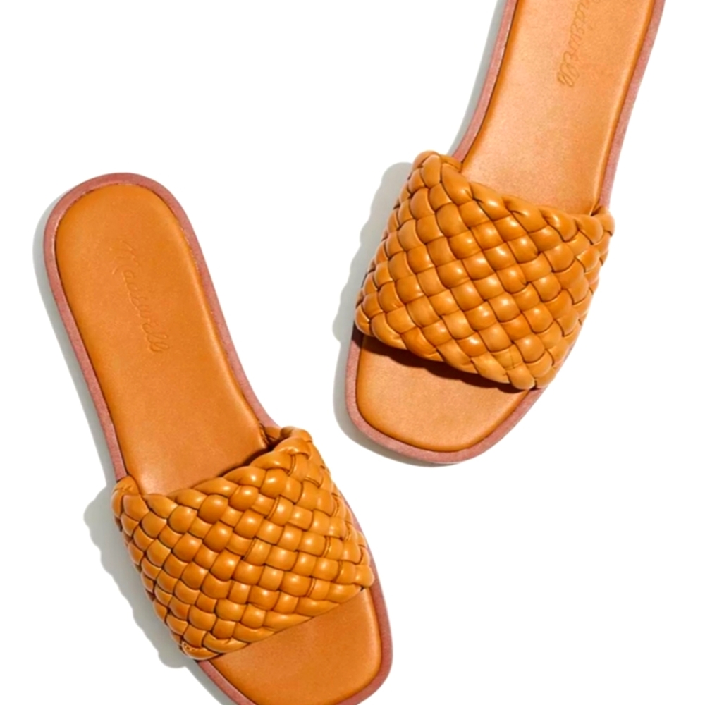 The Suzi Slide Sandal in Woven Leather